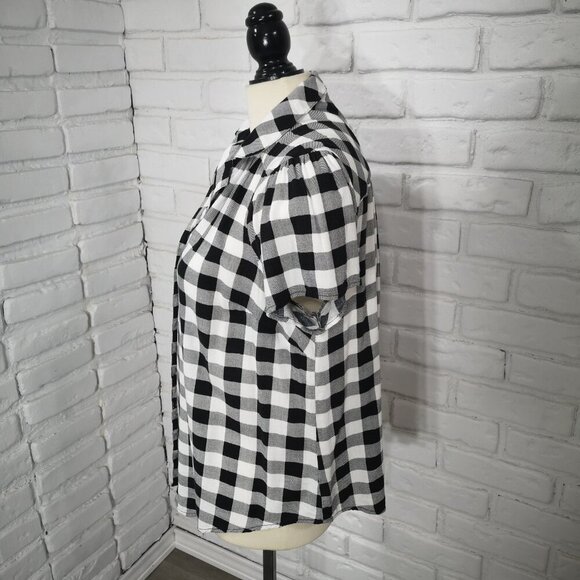 Torrid Ladies Size 00 (Approx. size 10 US) Black & White Checkered Blouse - Picture 4 of 10